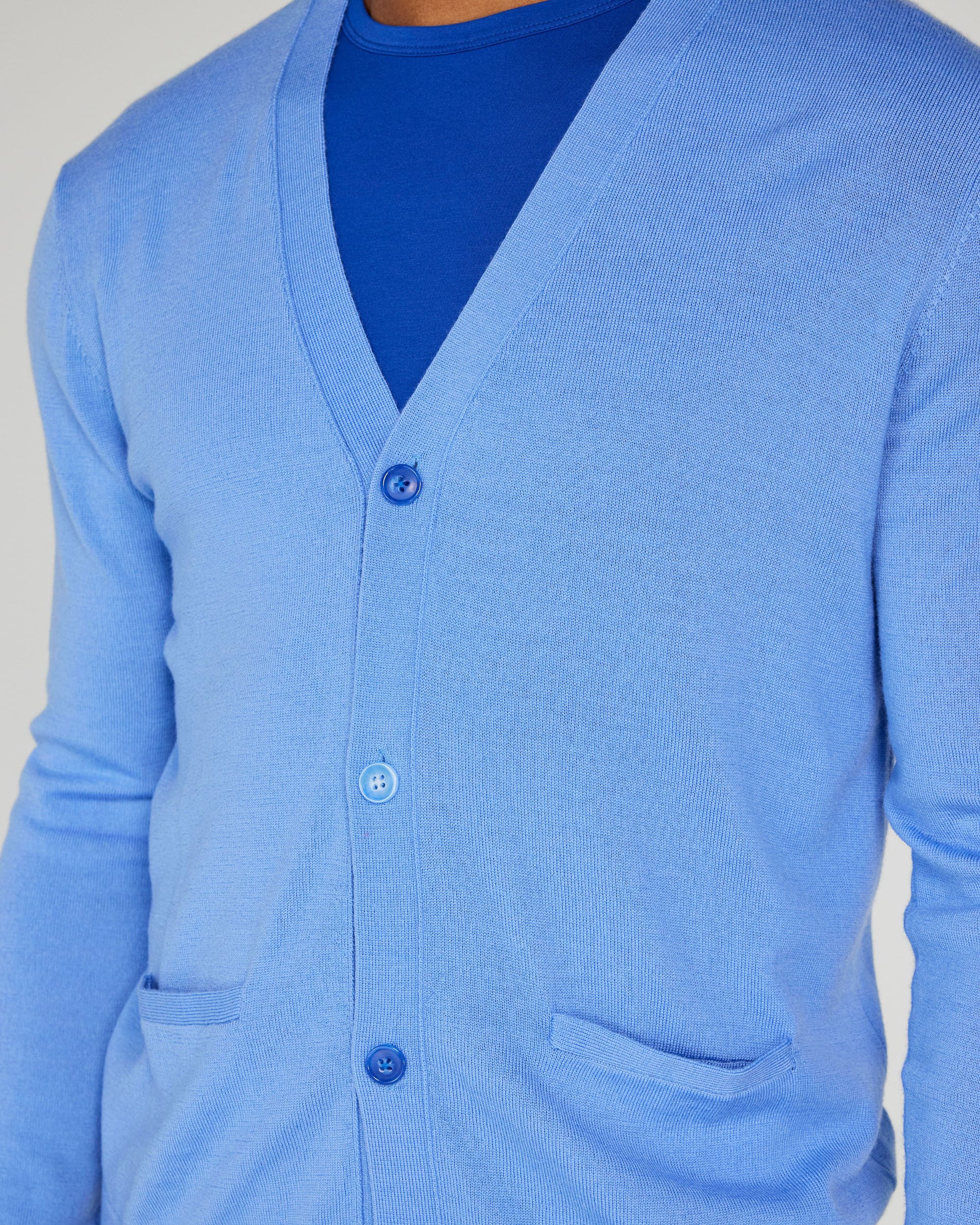 Budlow Cardigan in Bleu - Image 3