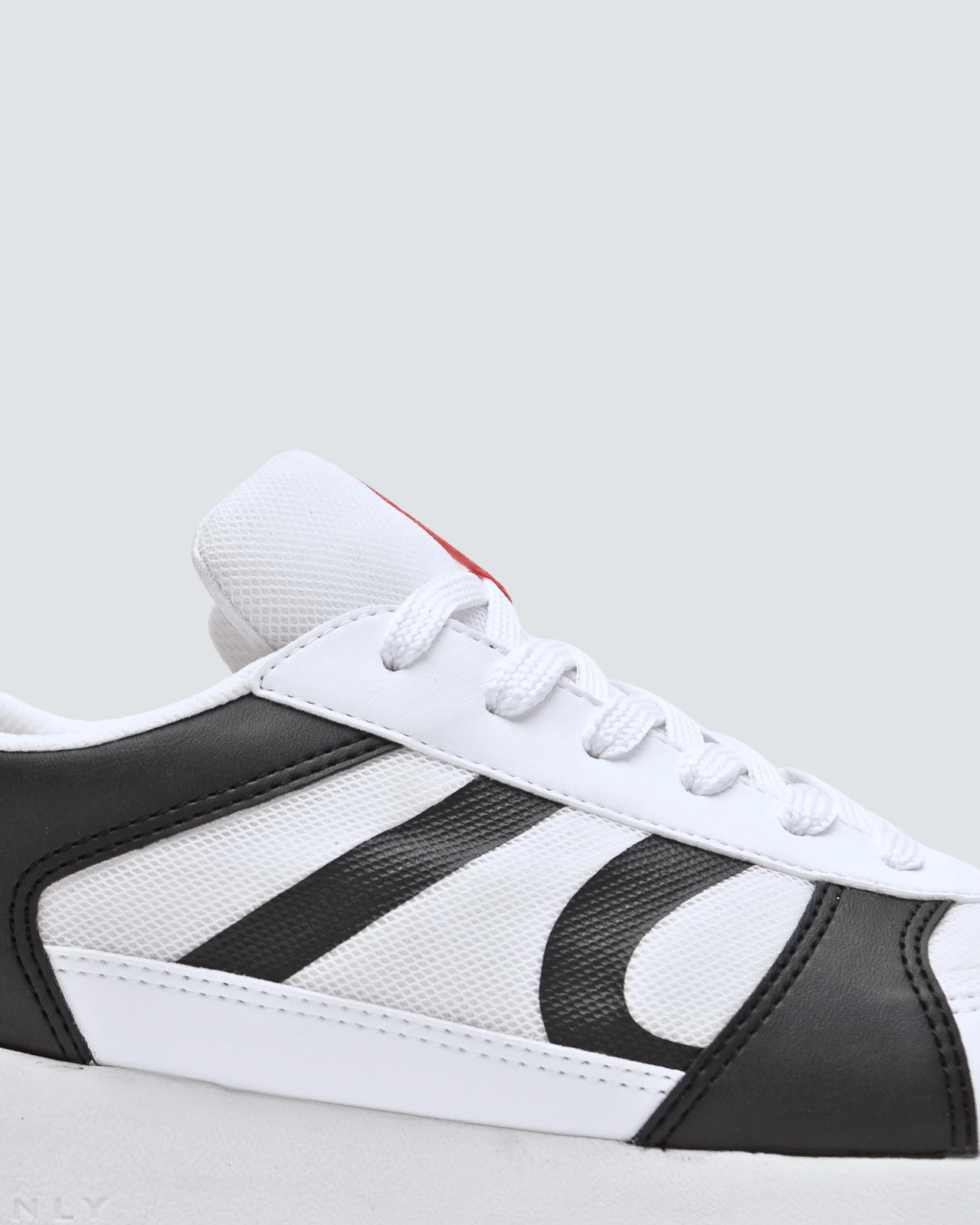 Challenger 2.0 Shoe in Tuxedo - Image 3