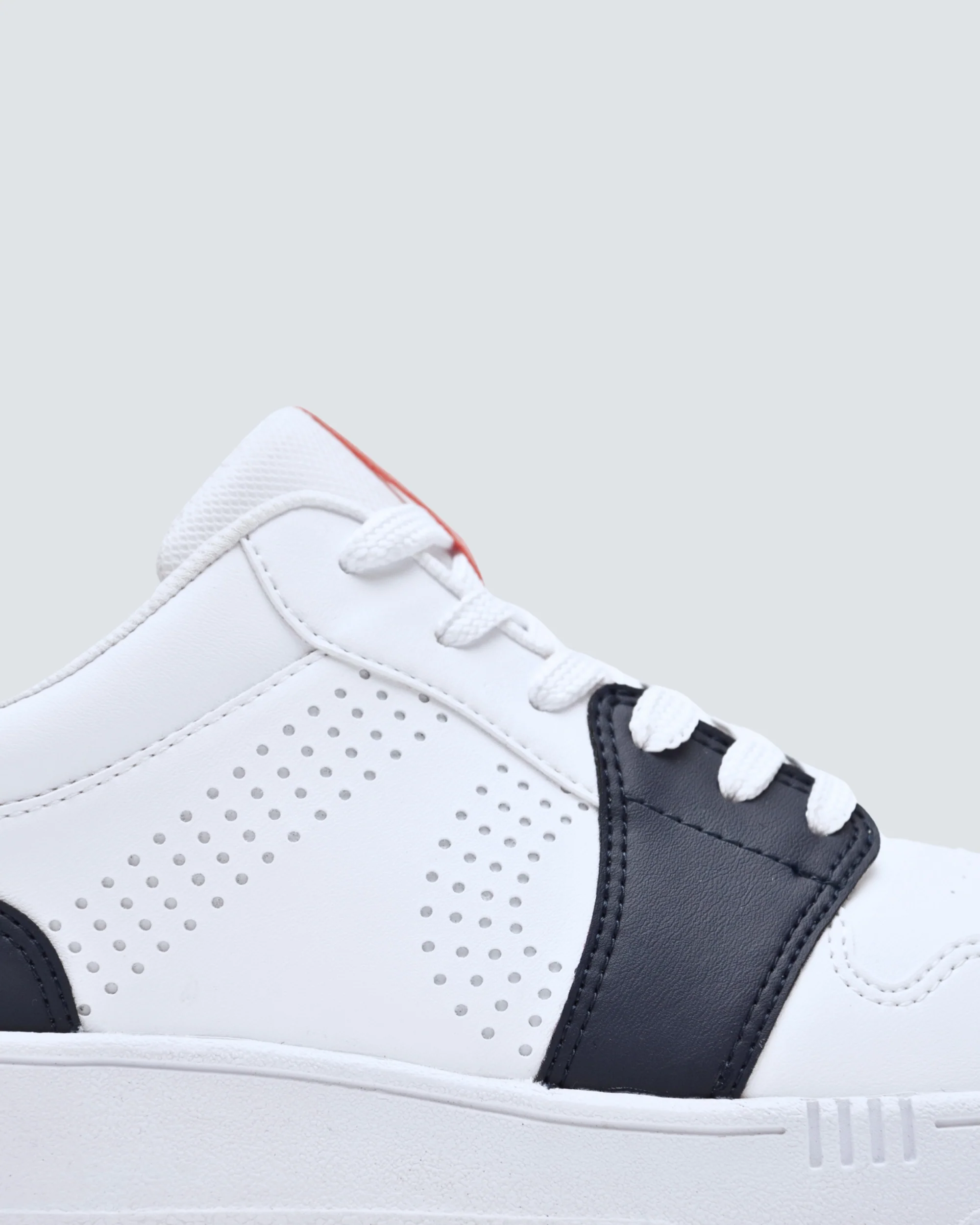 Contender 2.0 Shoe in Bright White/Navy - Image 3