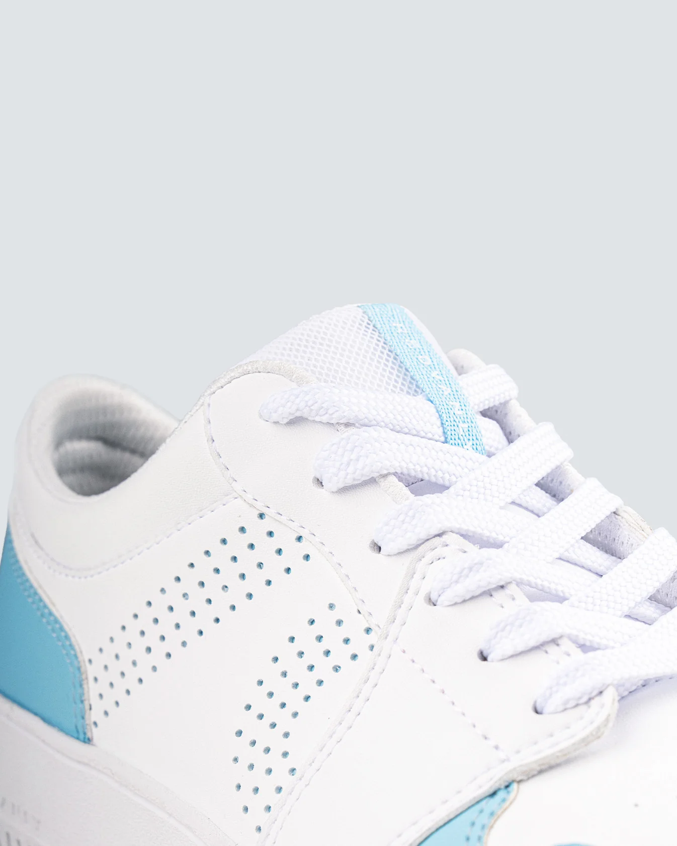 Contender 2.0 Shoe in Sky Blue - Image 3