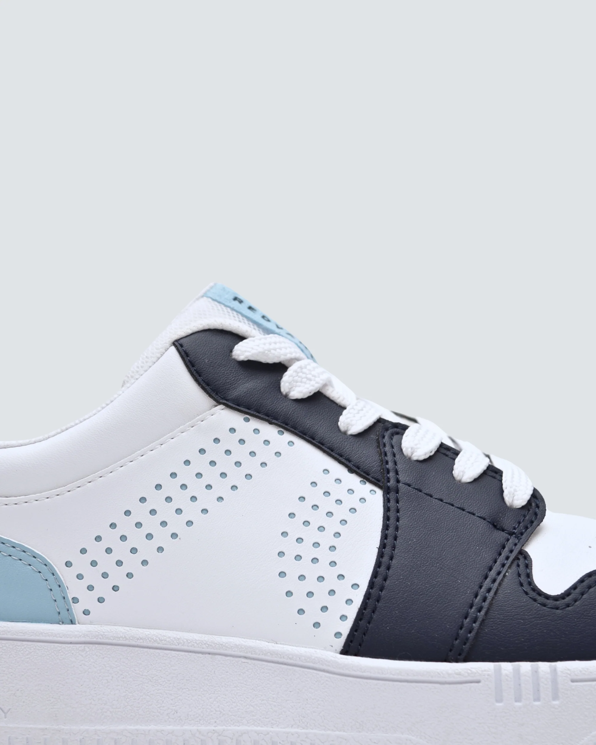 Contender 2.0 Shoe in Sky Blue/Navy - Image 3