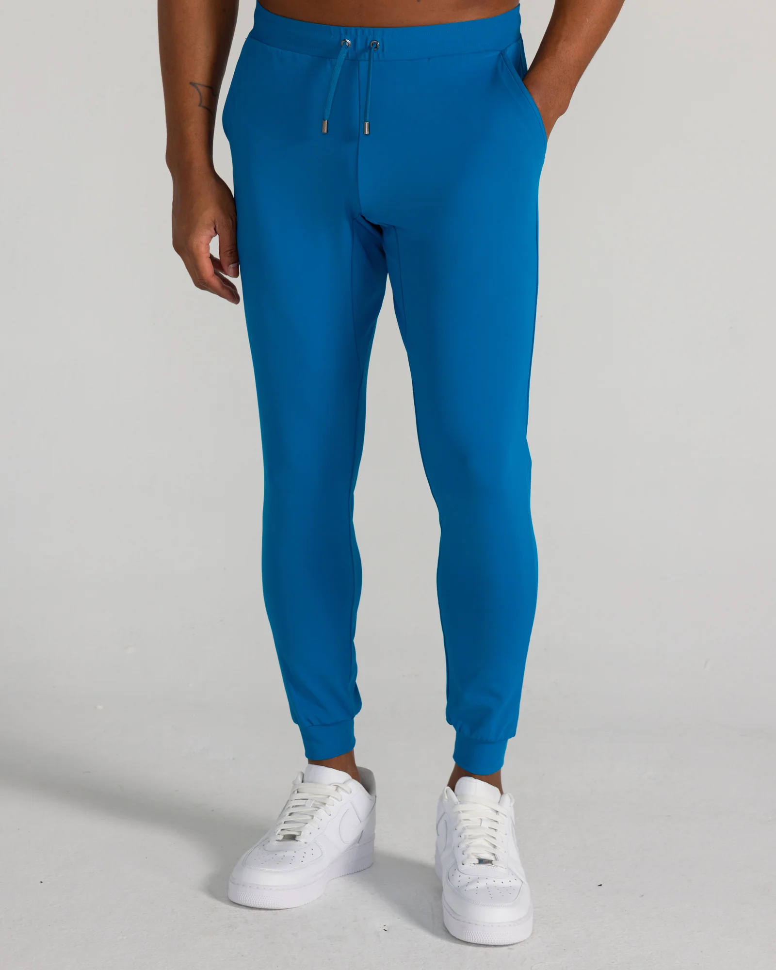 Donahue Jogger in Seaport - Image 6