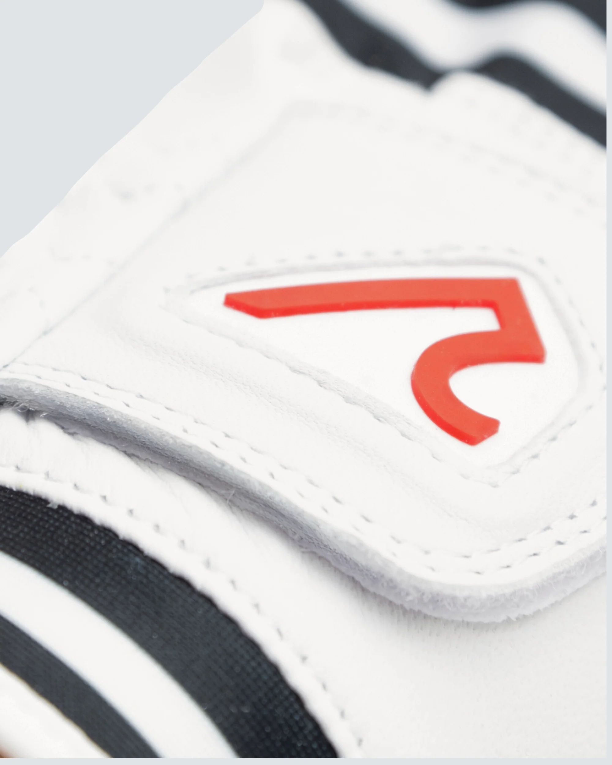 Perry Glove in Tuxedo/White - Image 2