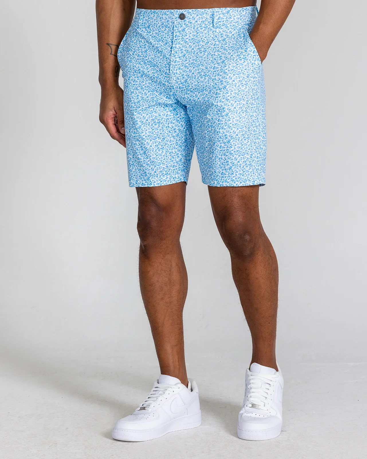 Printed Hanover Pull-On Short Galem in Mist Multi - Image 2