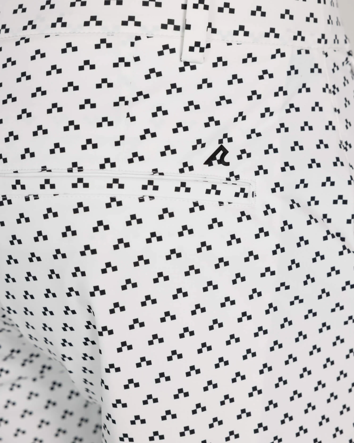 Printed Hanover Pull-On Short Hume in Bright White/Tuxedo - Image 3