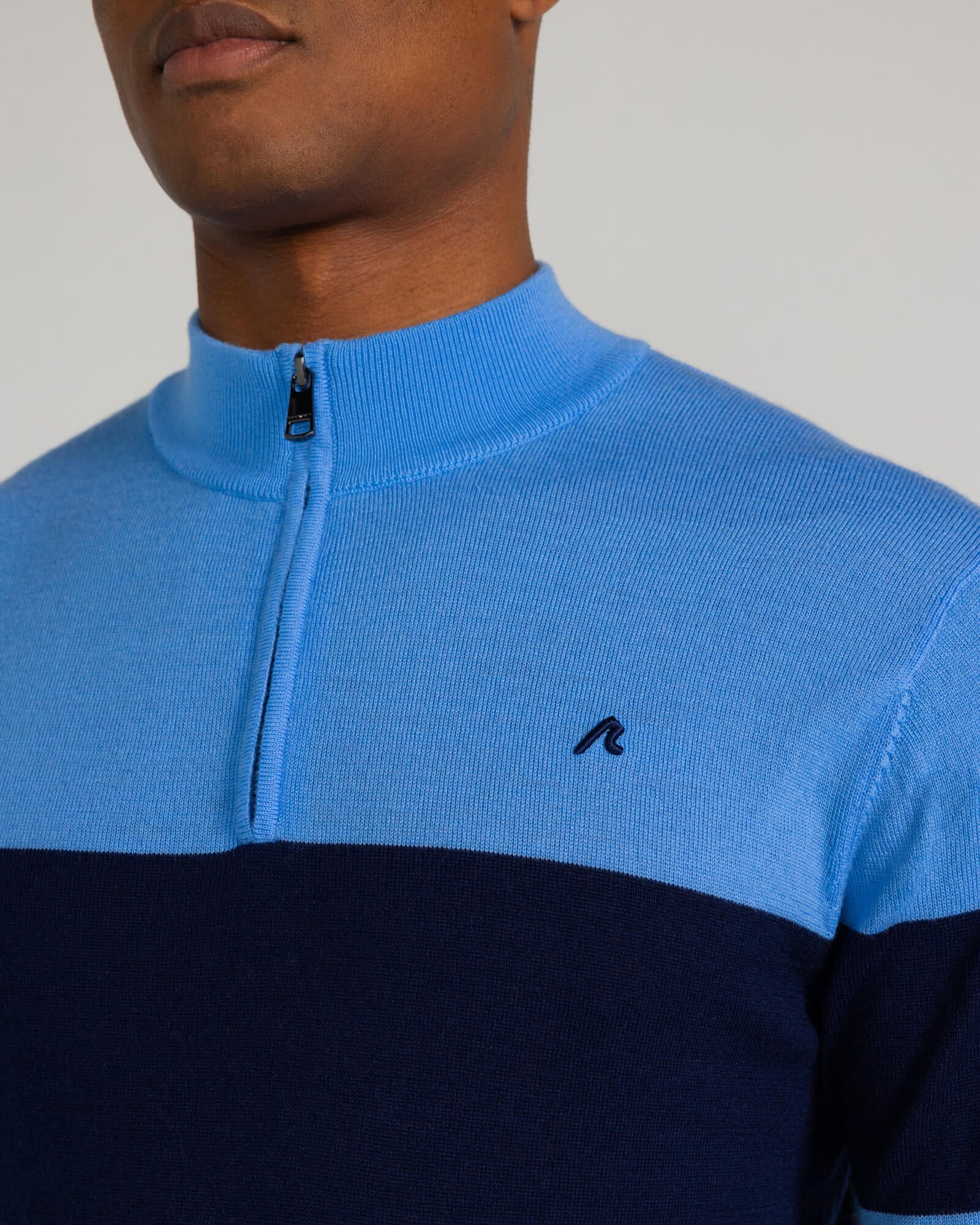 Sanders Merino Quarter Zip in Midnight Navy - Image 3